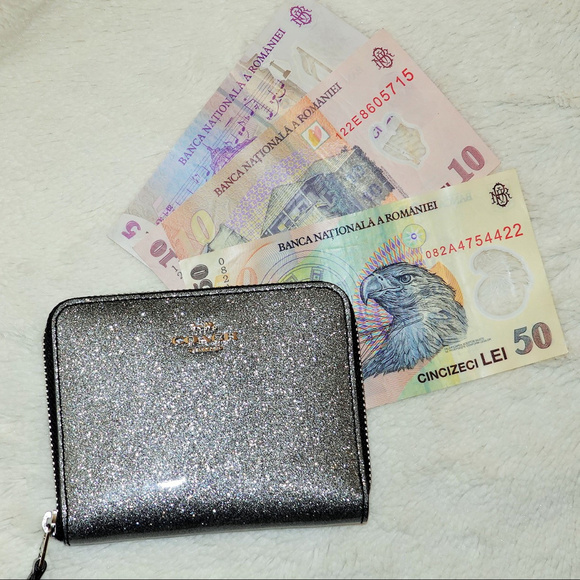 Coach Handbags - Coach Glitter Wallet